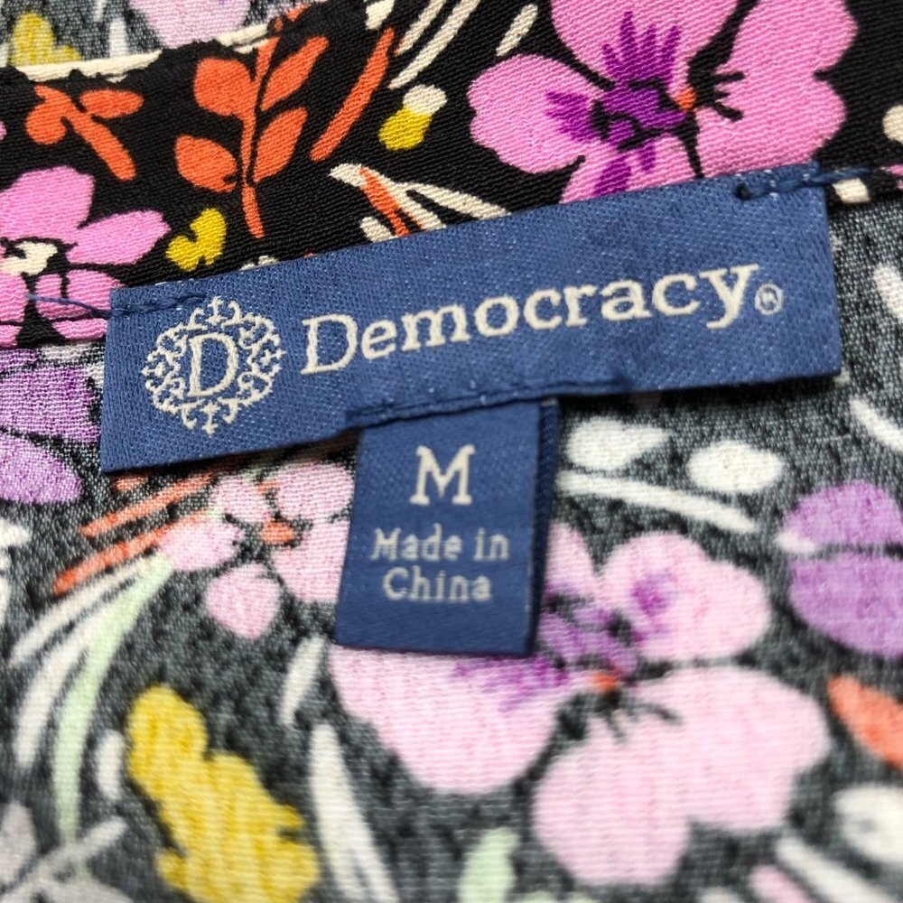 DEMOCRACY $78 BUTTERFLY SLEEVE‎ FLORAL PRINT V NECK TOP MD NWT - Picture 6 of 7